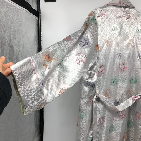 Winter | Vintage Mulberry Brand Synth Satin Embroidered Floral Robe - Picture 7 of 16